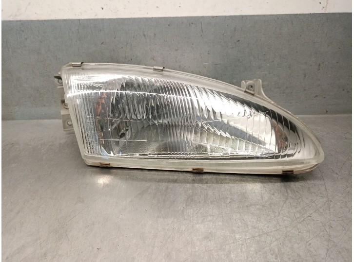 Recambio de faro derecho para hyundai lantra berlina (rd) 1.9 diesel cat referencia OEM IAM M9615VM 