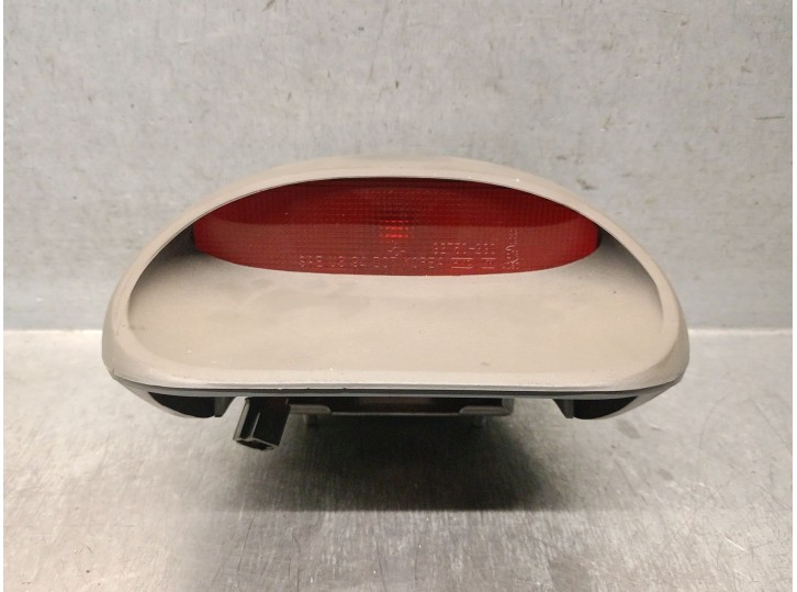 Replacement central brake light for Hyundai Lantra saloon (RD) 1.9 diesel CAT OEM IAM reference 92750290 