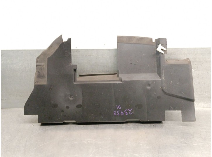 Recambio de molduras delanteras para citroën c4 berlina 1.4 16v referencia OEM IAM 9653426780  