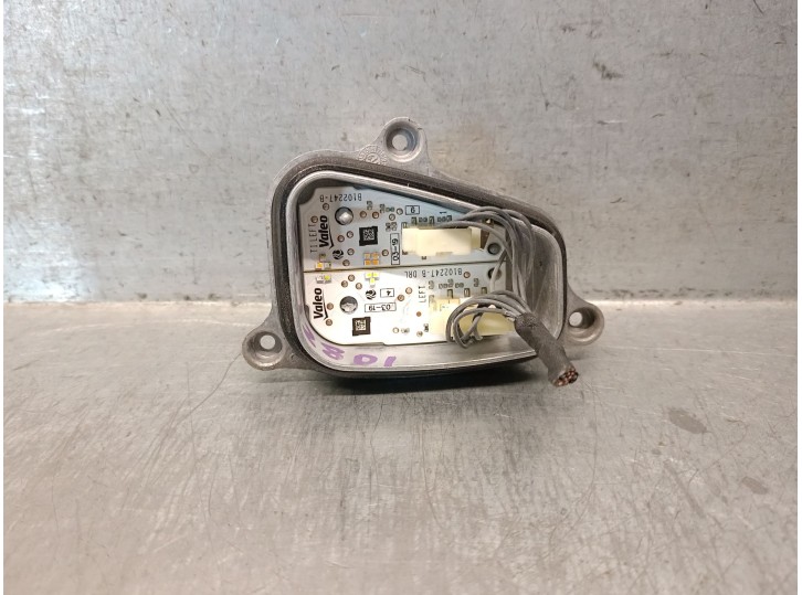 Recambio de centralita faros xenon para seat arona (kj7, kjp) 1.0 tgi referencia OEM IAM 90118118 