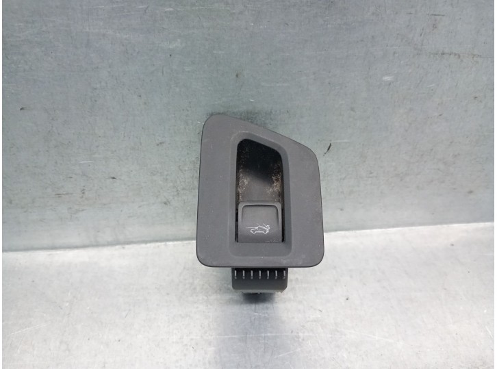 Replacement switch for Volkswagen Passat Variant (3G5) 2.0 TDI OEM IAM reference 3G0959831 3G0959831