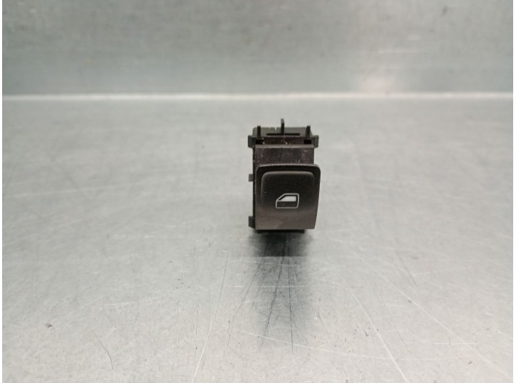 Replacement rear left window switch for Volkswagen Passat Variant (3G5) 2.0 TDI OEM IAM reference 5G0959855H 5G095