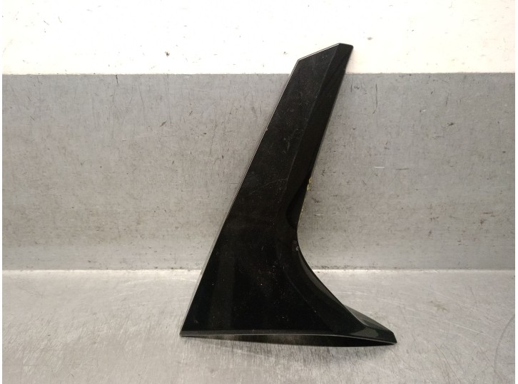 Recambio de molduras traseras para nissan micra v (k14) 0.9 ig-t referencia OEM IAM 960325FA0A 960325FA0A 