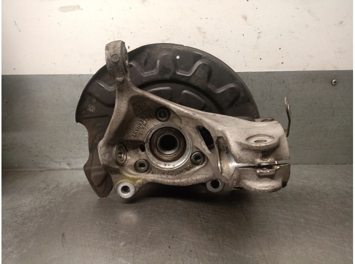 Replacement front left steering knuckle for Volkswagen Passat Variant (3G5) 2.0 TDI OEM IAM reference 5Q0407257A 5Q0407257A 