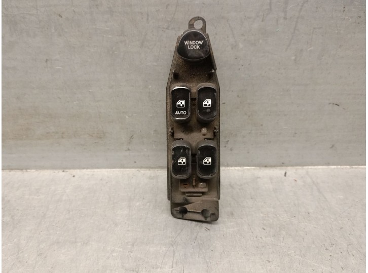 Recambio de mando elevalunas delantero izquierdo para hyundai lantra berlina (rd) 1.9 diesel cat referencia OEM IAM 9357029050  