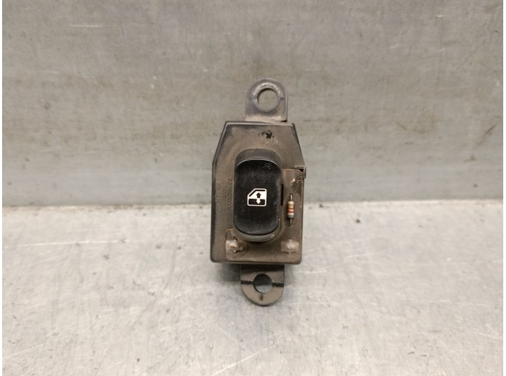 Replacement rear left window lift switch for Hyundai Lantra Saloon (RD) 1.9 Diesel CAT OEM IAM reference 9358029000 