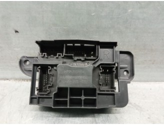 Recambio de centralita cierre para land rover defender station wagon (l663) d250 mhev 4x4 referencia OEM IAM L8B2211A82AB L8B221