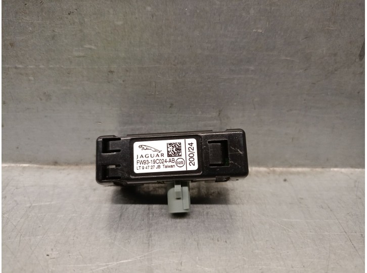 Recambio de antena para land rover defender station wagon (l663) d250 mhev 4x4 referencia OEM IAM FW9319C024AB FW9319C024AB 