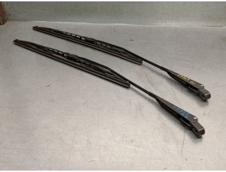 Recambio de brazo limpia delantero derecho para peugeot 205 berlina 1.8 diesel referencia OEM IAM 642945 642945 