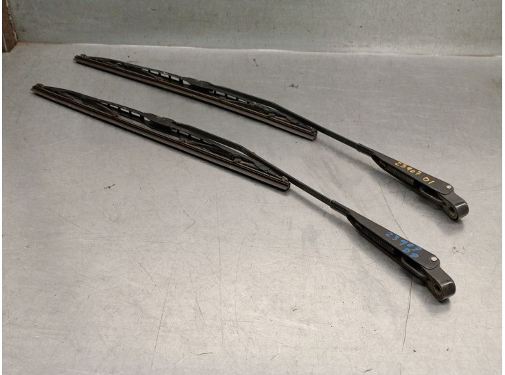 Recambio de brazo limpia delantero derecho para peugeot 205 berlina 1.8 diesel referencia OEM IAM 642945 642945 