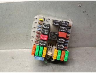 Recambio de caja reles / fusibles para iveco daily iv caja/chasis 35c15 referencia OEM IAM 69501171 69501171 