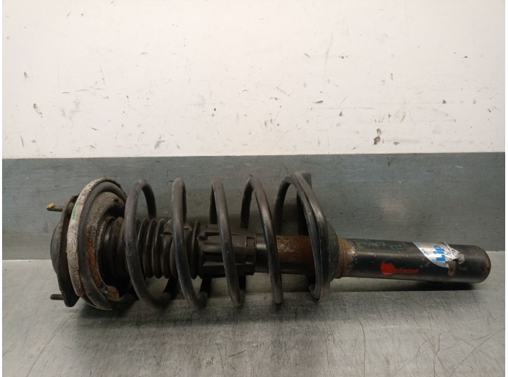 Recambio de amortiguador delantero izquierdo para peugeot 205 berlina 1.8 diesel referencia OEM IAM 161A  LIPGAS