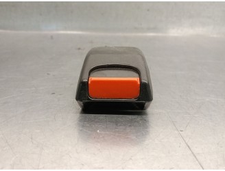 Recambio de enganche cinturon para peugeot 205 berlina 1.8 diesel referencia OEM IAM 69923  