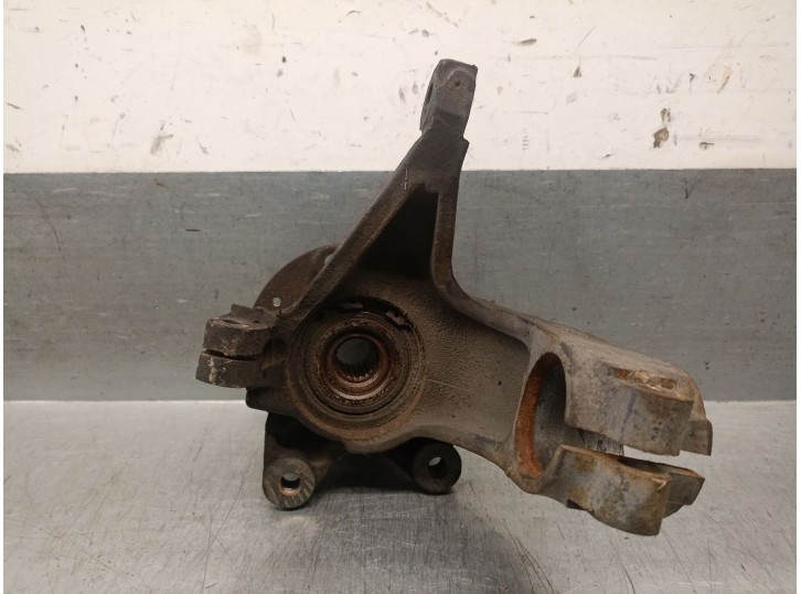 Recambio de mangueta delantera izquierda para peugeot 205 berlina 1.8 diesel referencia OEM IAM 161A  
