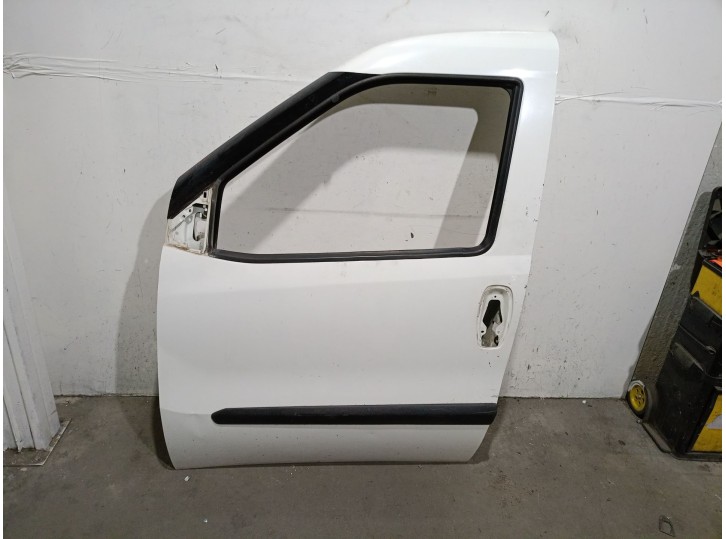 Recambio de puerta delantera izquierda para fiat doblo 1.3 16v jtd cat referencia OEM IAM 51810598  51810598