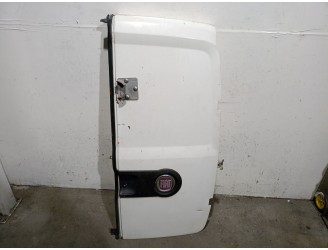 Recambio de puerta trasera derecha para fiat doblo 1.3 16v jtd cat referencia OEM IAM 51811378  51811378