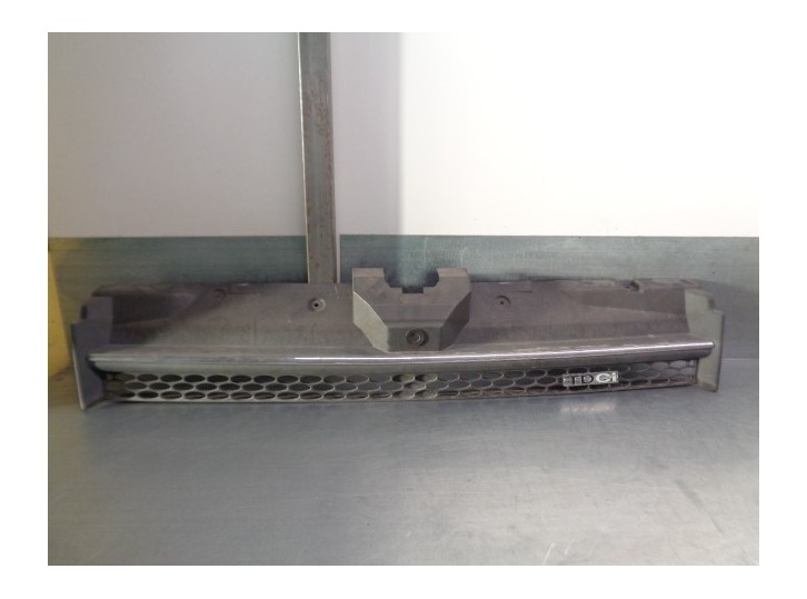 Replacement front grille for Ford Transit Connect (TC7) 1.8 TDCi CAT OEM IAM reference 3T168350ABW 