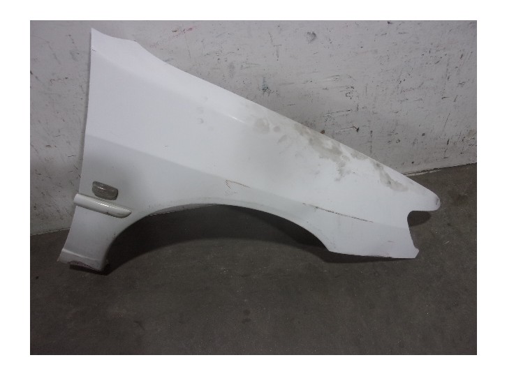 Recambio de aleta delantera derecha para peugeot 306 break 2.0 hdi cat referencia OEM IAM 7841K8 BLANCA 
