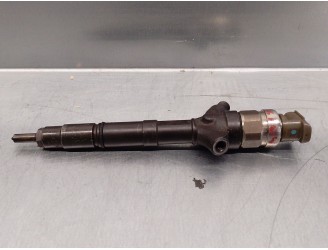 Recambio de inyector para toyota corolla verso (r1) 2.0 turbodiesel cat referencia OEM IAM 236700G010 DENSO