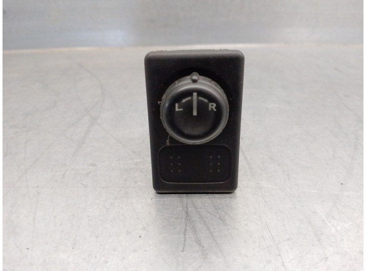 Recambio de mando retrovisor para nissan atleon nissan atleon referencia OEM IAM 25570BM400  