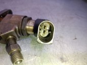 Recambio de inyector para volvo v50 familiar 2.0 diesel cat referencia OEM IAM 9647247280 SIEMENS