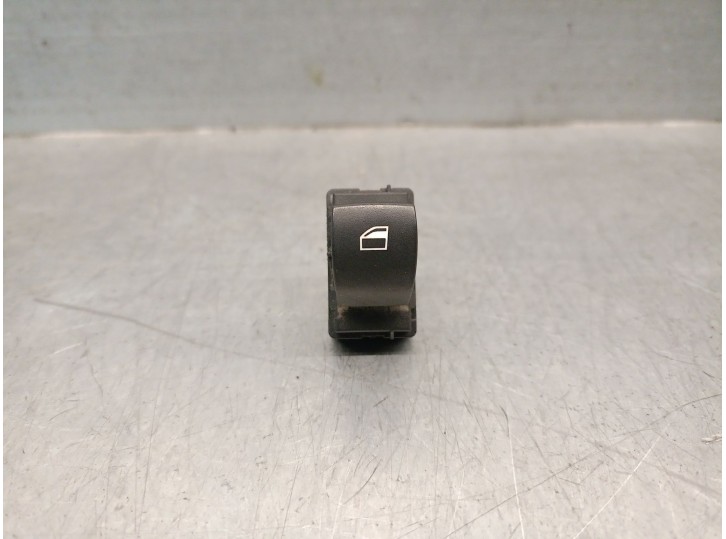 Recambio de mando elevalunas delantero derecho para bmw x3 (e83) 2.0 sd referencia OEM IAM 3448654 61319113773 