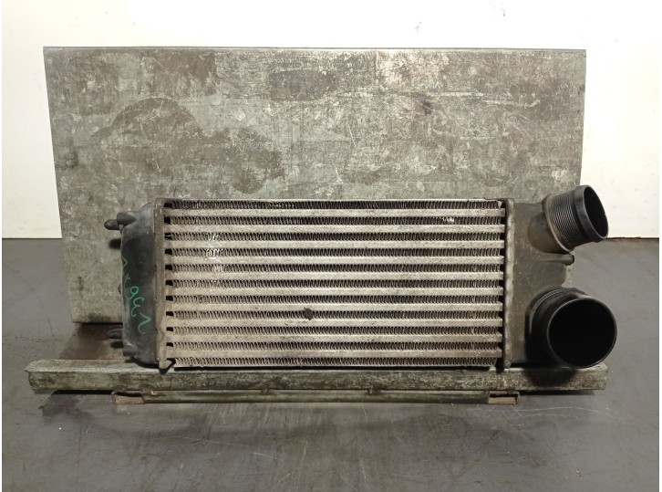 Recambio de intercooler para ford fiesta (cb1) 1.6 tdci cat referencia OEM IAM 8V519L440AC 1722905 M136093B