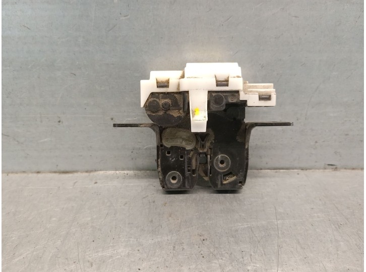 Replacement trunk / tailgate lock for Renault Scenic II 1.6 16v OEM IAM reference 8200076240 8200076240 VALEO
