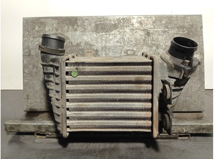 Recambio de intercooler para volkswagen golf iii berlina (1h1) 1.9 tdi referencia OEM IAM 1H0145805B 1H0145805A 07272270000