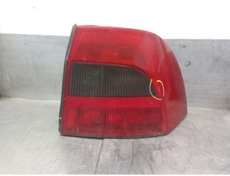 Recambio de piloto trasero derecho para opel vectra b berlina 2.0 dti referencia OEM IAM 9119528 1223244 