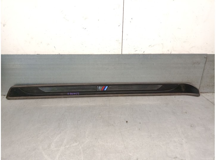 Replacement trim molding for BMW Series 1 sedan (E81/E87) 2.0 16v OEM IAM reference 51478045292 51478045292 