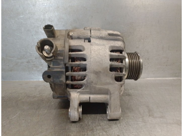 Replacement alternator for Citroën C3 III (SX) 1.2 PureTech 82 OEM IAM reference 9835689480 VALEO