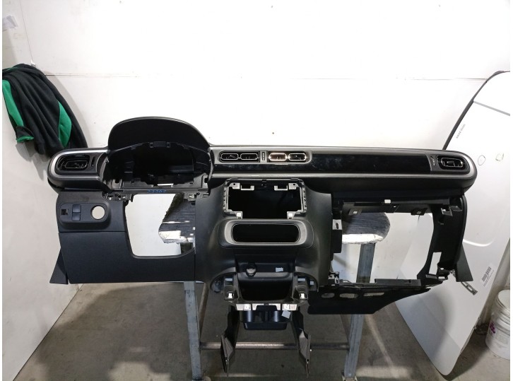 Recambio de salpicadero para citroën c3 iii (sx) 1.2 puretech 82 referencia OEM IAM 16192285ZD 16192285ZD 