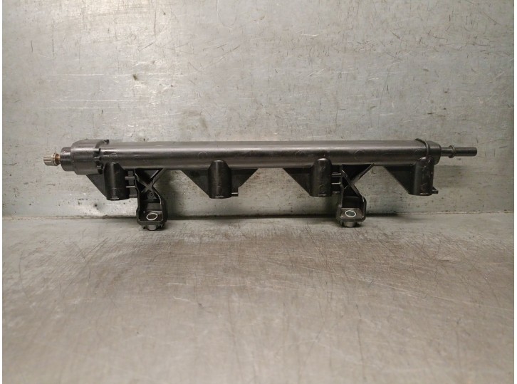 Recambio de rampa inyectora para peugeot 207 16v vti referencia OEM IAM 757564580 198552 