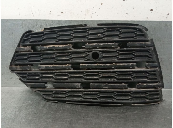 Replacement left bumper grille for Audi Q3 (8UB, 8UG) 2.0 TDI OEM IAM reference 8U0807151C 8U0807151C 