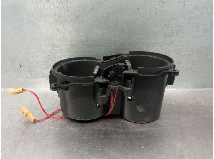 Recambio de consola central para audi q3 (8ub, 8ug) 2.0 tdi referencia OEM IAM 8U0862533A 8U0862533A 