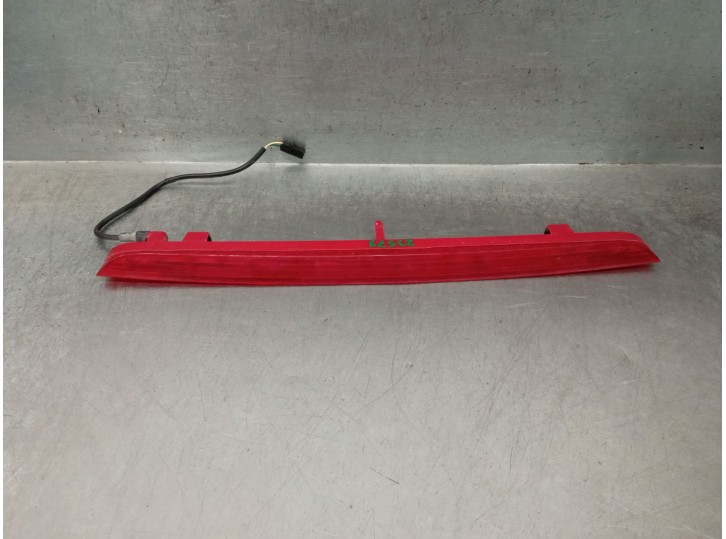 Replacement high-mount brake light for Audi Q3 (8UB, 8UG) 2.0 TDI OEM IAM reference 8U0945097 8U0945097 