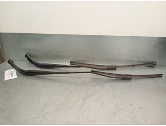 Recambio de brazo limpia delantero derecho para renault express furgoneta/monovolumen 1.5 blue dci 75 (f6aa) referencia OEM IAM 