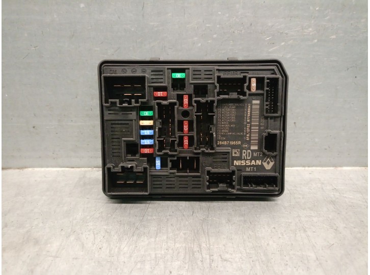 Recambio de caja reles / fusibles para dacia sandero iii 1.0 tce 90 referencia OEM IAM 284B71965R 
