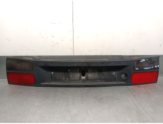 Recambio de piloto trasero central para renault laguna (b56) 1.8 referencia OEM IAM 7701038277 7701038277 VALEO