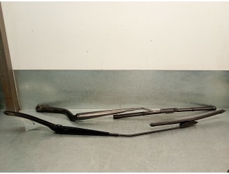 Recambio de brazo limpia delantero derecho para smart forfour hatchback (453) electric drive (453.091) referencia OEM IAM A45382