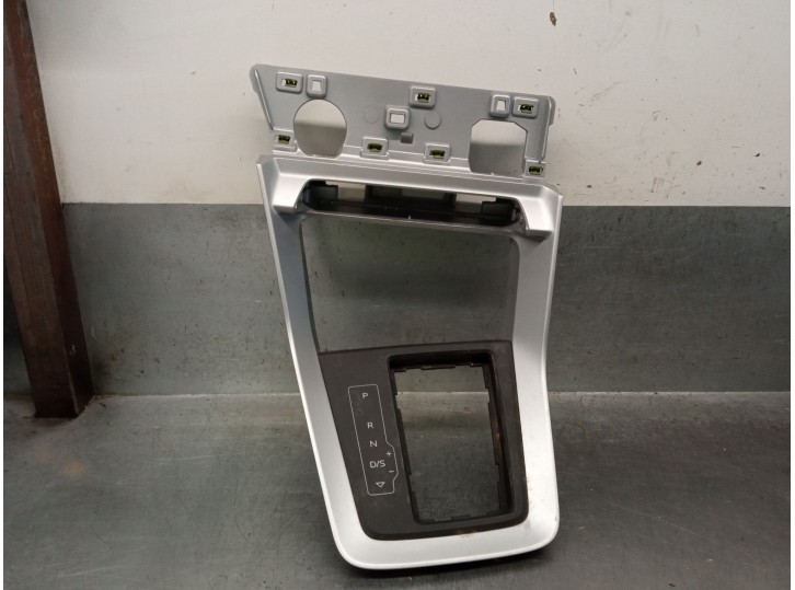 Recambio de moldura para audi q3 (f3b) 35 tdi referencia OEM IAM 83B713463A 83B713463A 