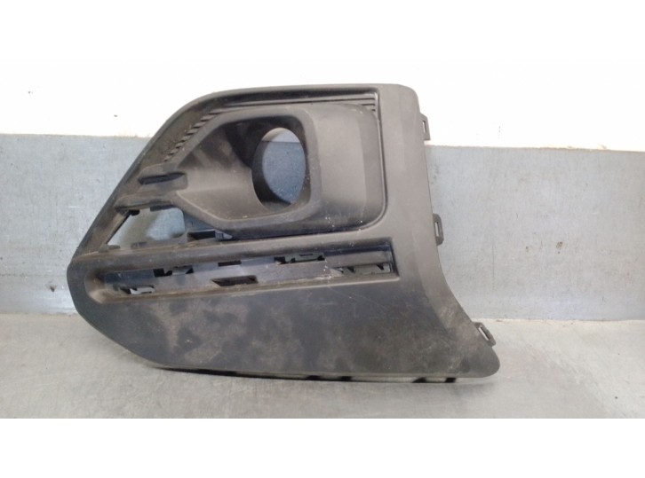 Recambio de rejilla paragolpes derecha para dacia sandero iii 1.0 tce 90 referencia OEM IAM 261523351R 261523351R 