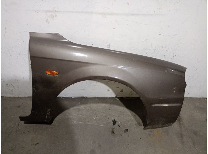 Recambio de aleta delantera derecha para kia shuma ii 1.6 cat referencia OEM IAM K2BA52211 K2BA52211 