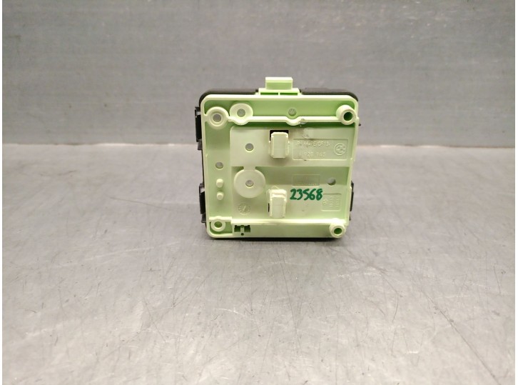 Recambio de caja reles / fusibles para bmw x3 (e83) 2.0 sd referencia OEM IAM 8387547 