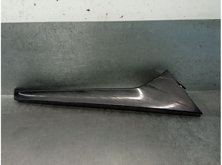 Recambio de embellecedor para audi q3 (f3b) 35 tdi referencia OEM IAM 83A854872 83A854872 