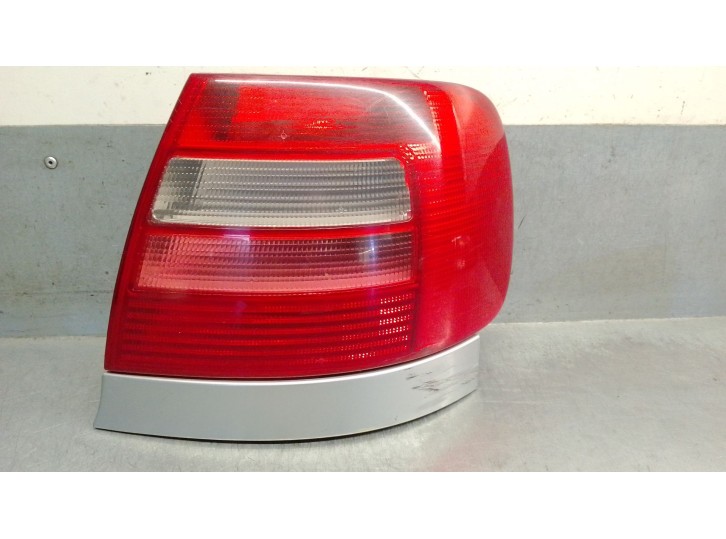 Recambio de piloto trasero derecho para audi a4 berlina (b5) 1.8 20v turbo referencia OEM IAM 8D0945112D 8D0945112D 