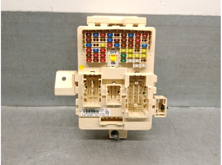 Recambio de caja reles / fusibles para hyundai tucson (tl, tle) 1.7 crdi referencia OEM IAM 91950D3510 