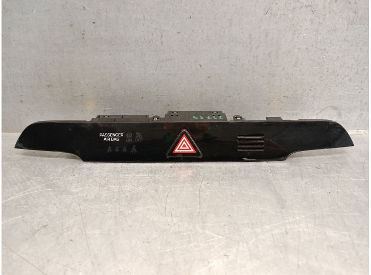 Recambio de warning para hyundai tucson (tl, tle) 1.7 crdi referencia OEM IAM 93700D7100 93700D7100 