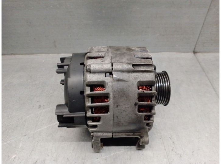Recambio de alternador para audi q7 (4lb) 3.0 tdi quattro referencia OEM IAM 03L903023F  2807703A VALEO